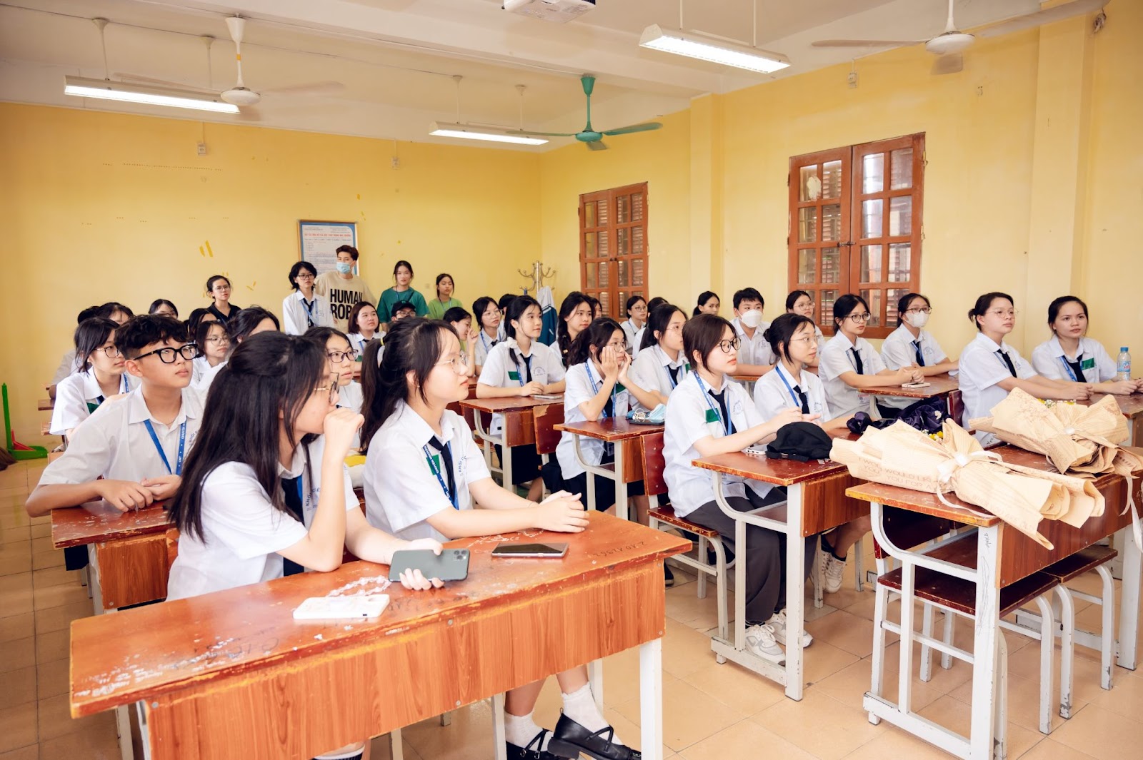 Nhấn để phóng to